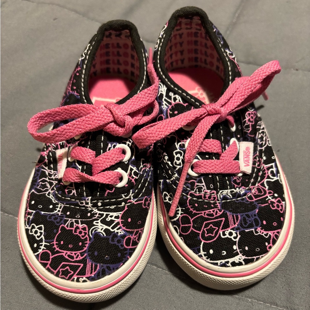 VANS Toddlers Classic Hello Kitty Sneakers Size 4